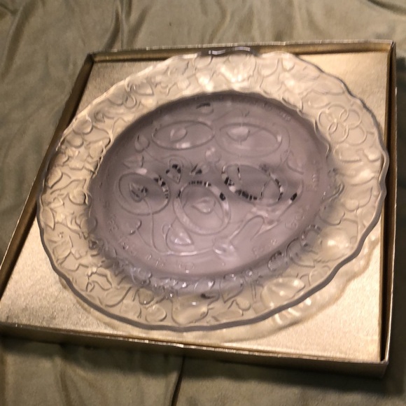 Imperial Glass 12 Days of Christmas  8 3/4" Collector's Plate  "5 Golden Rings" - Picture 6 of 9